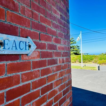 Le Riva Bed And Breakfast By The Beach ワンガヌイ エクステリア 写真