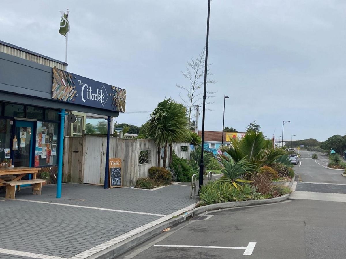 Le Riva Bed And Breakfast By The Beach ワンガヌイ エクステリア 写真