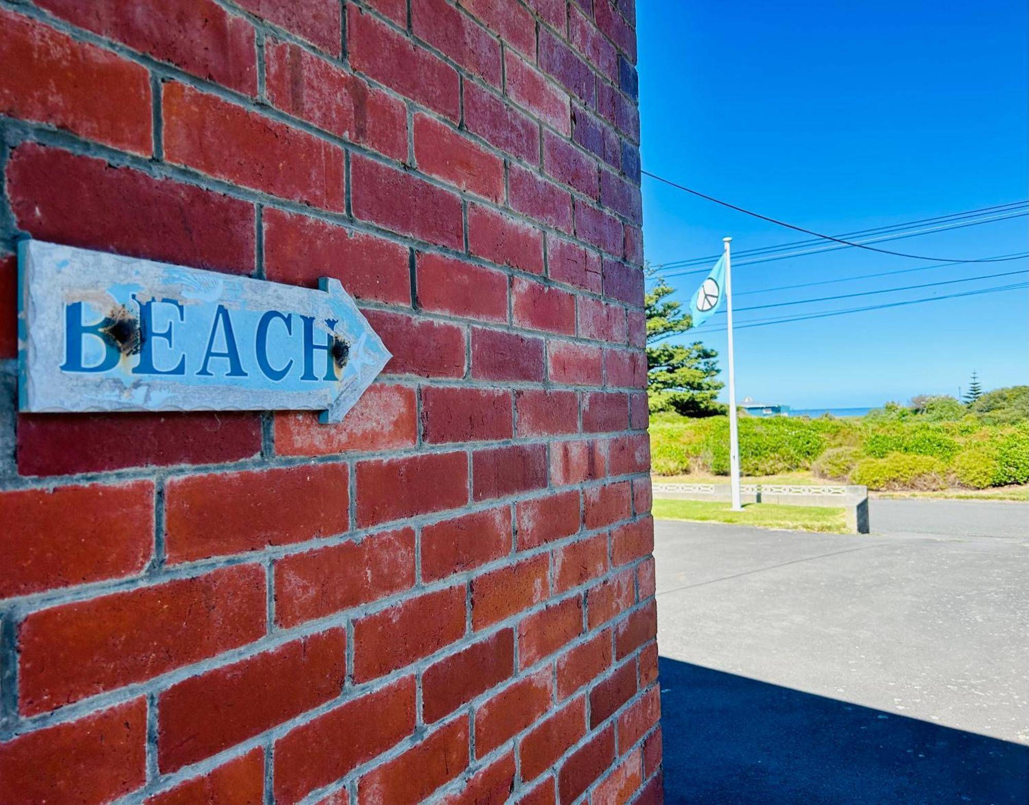 Le Riva Bed And Breakfast By The Beach ワンガヌイ エクステリア 写真
